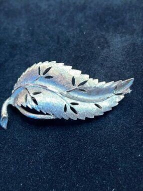 Large Vintage BSK Leaf Brooch - Silver/Champagne Color